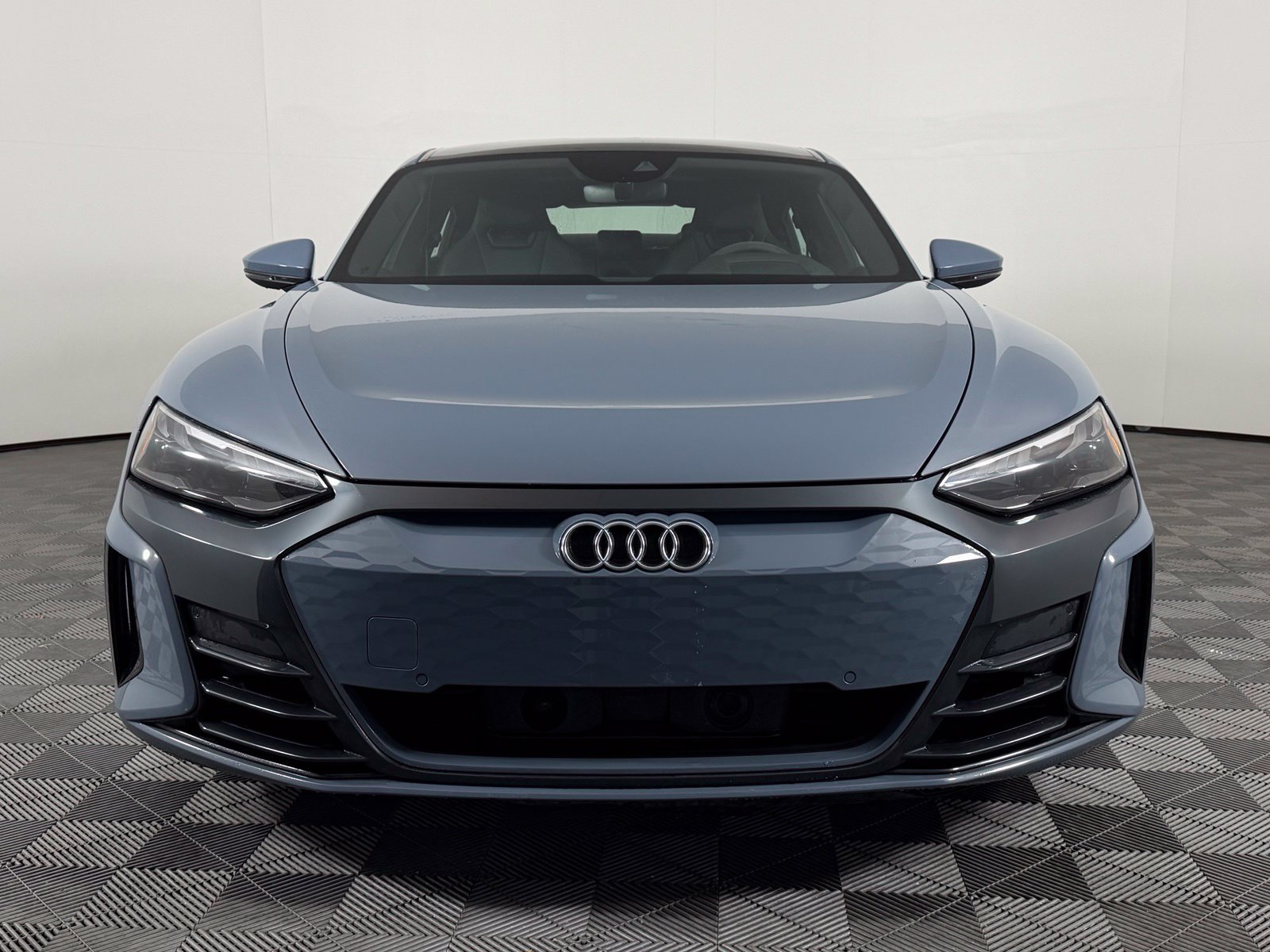 Used 2023 Audi e-tron GT Premium Plus AWD/4WD image 2