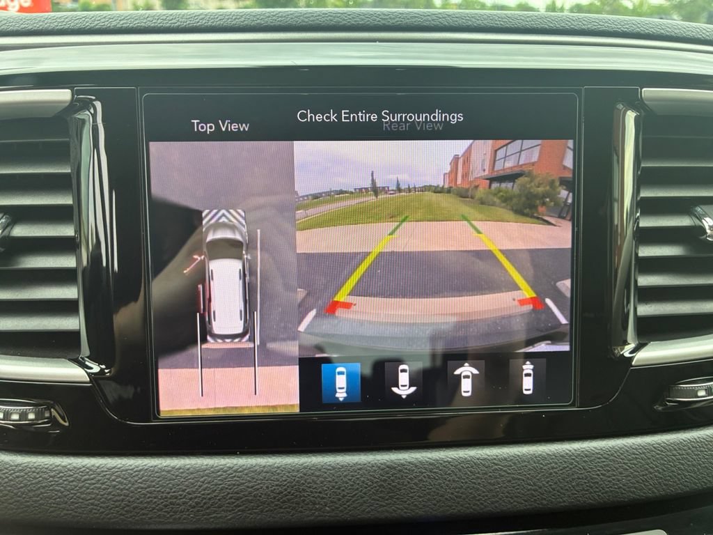 Used 2020 Chrysler Pacifica Touring-L Plus w/ Tire & Wheel Group FWD image 24
