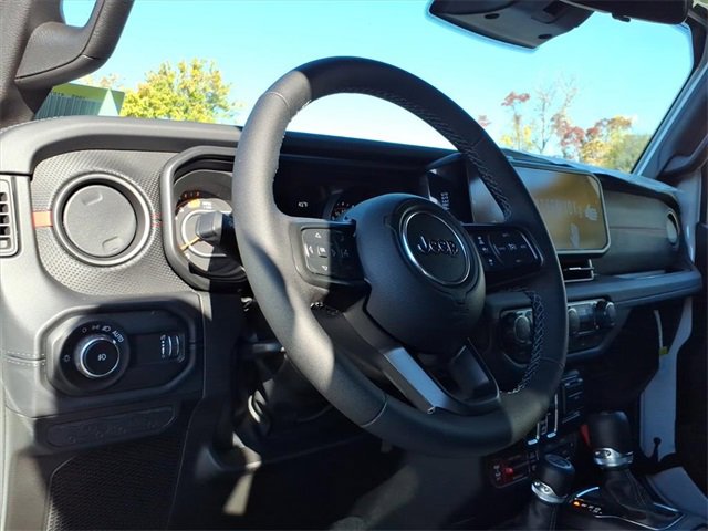 New 2026 Jeep Wrangler Unlimited Rubicon w/ Steel Bumper Group image 18
