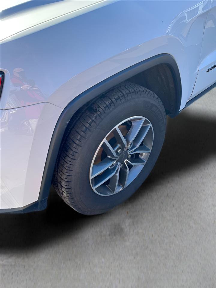 Used 2019 Jeep Grand Cherokee Limited AWD/4WD image 13