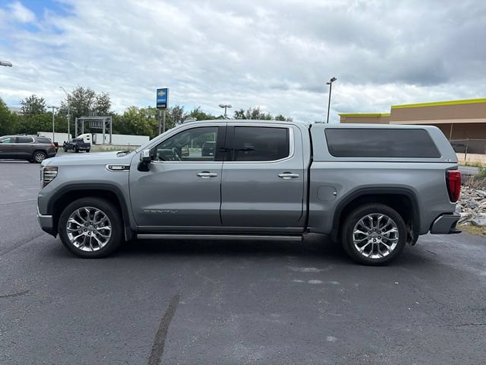 Used 2023 GMC Sierra 1500 Denali AWD/4WD image 10