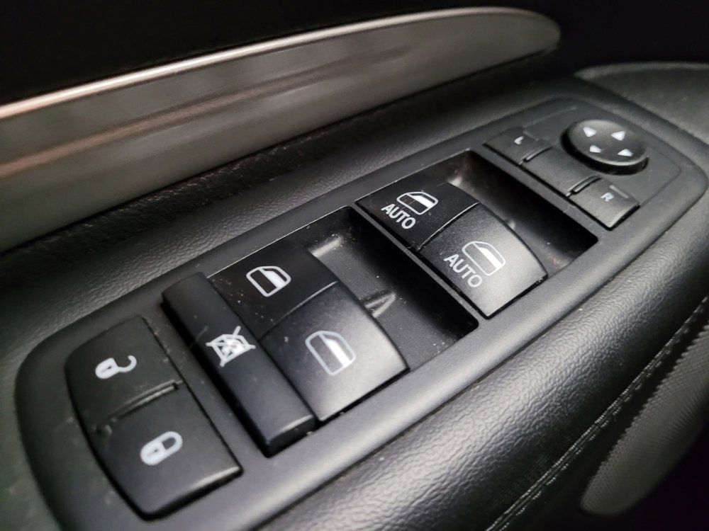 Used 2017 Dodge Durango SXT w/ 3rd Row Seating Group RWD image 27