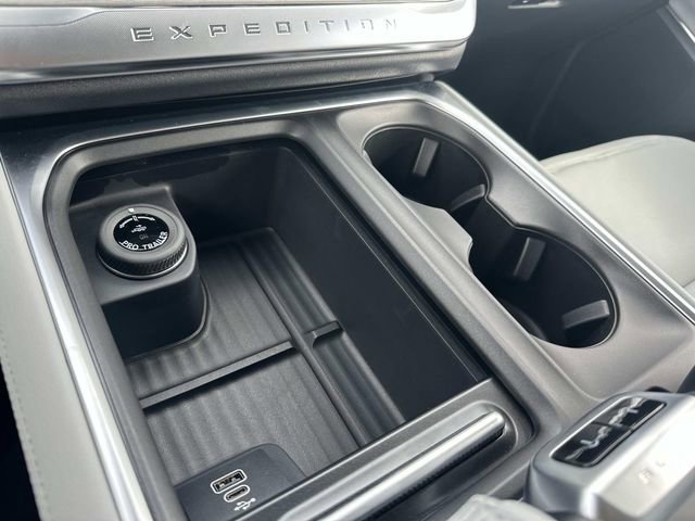 New 2026 Ford Expedition Max Platinum w/ Driver's Package image 37