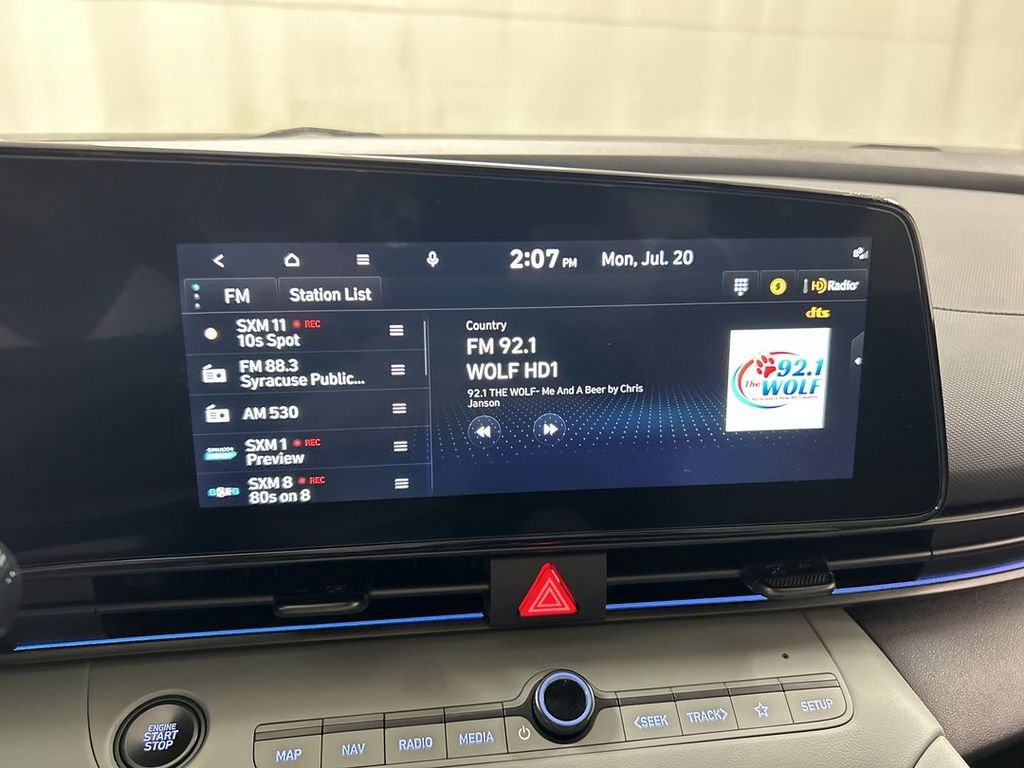 Used 2025 Hyundai Elantra Limited FWD image 14