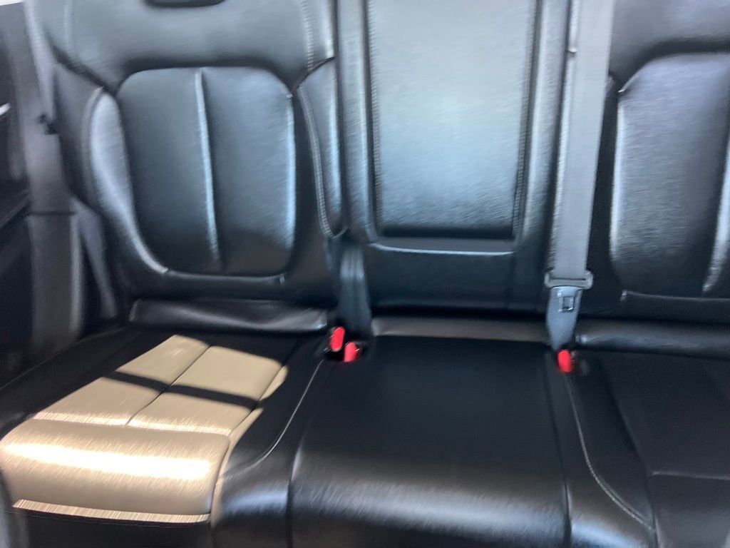 Used 2023 Jeep Grand Cherokee Limited image 21