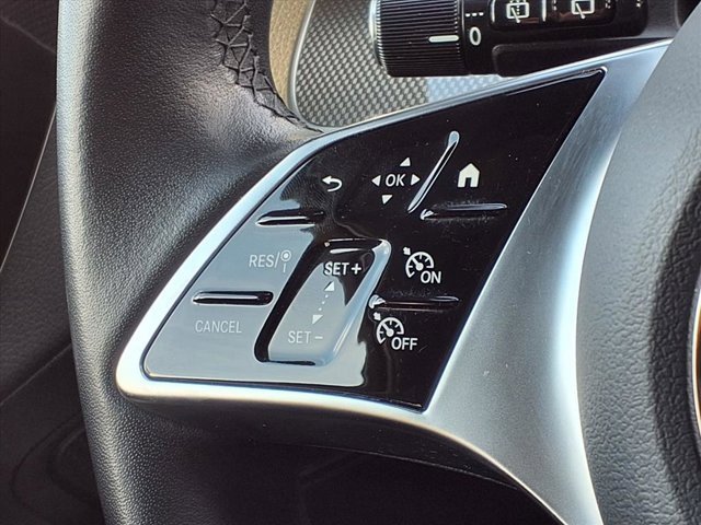 Used 2025 Mercedes-Benz GLC 300 image 10