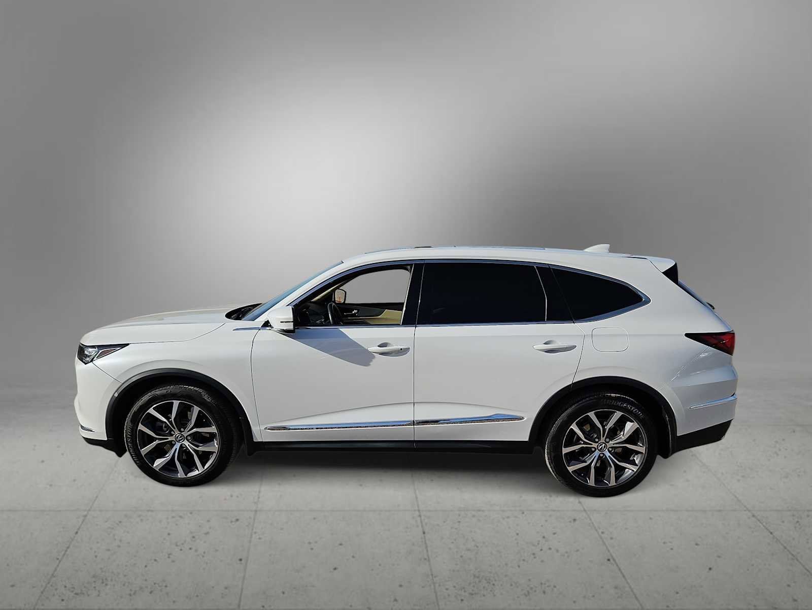 Used 2023 Acura MDX FWD w/ Technology Package image 5
