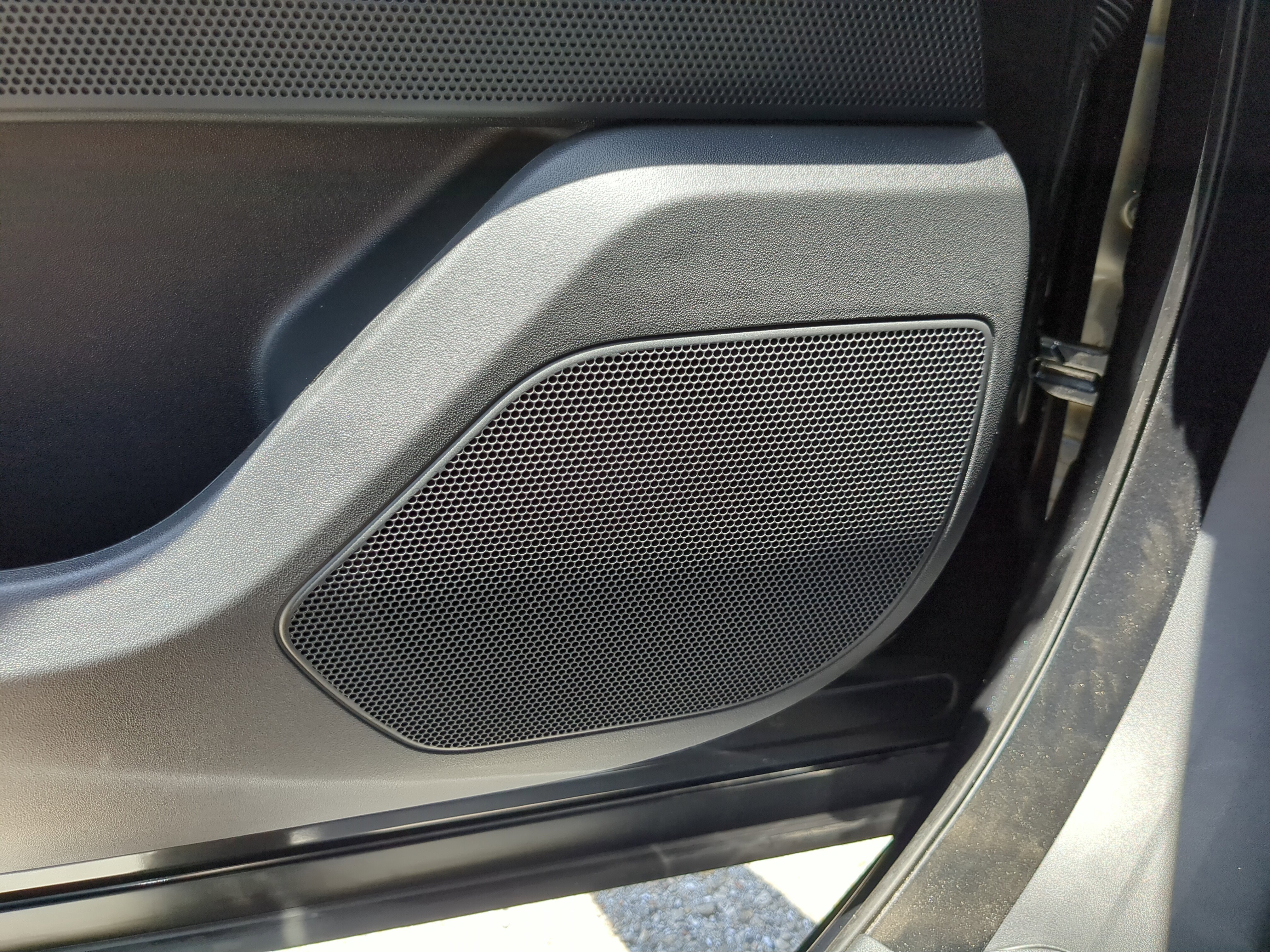 New 2026 Land Rover Range Rover Velar Dynamic SE image 18