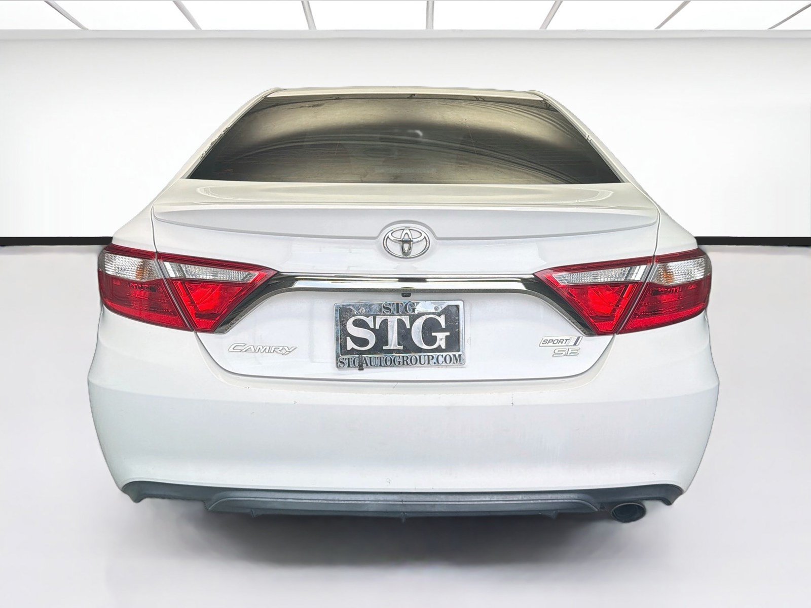 Used 2015 Toyota Camry SE FWD image 5