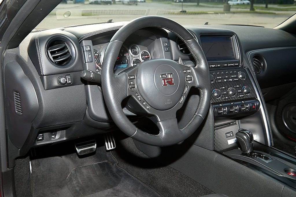 Used 2016 Nissan GT-R Premium AWD/4WD image 27