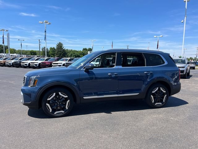 Used 2024 Kia Telluride S w/ S Sunroof Package FWD image 3