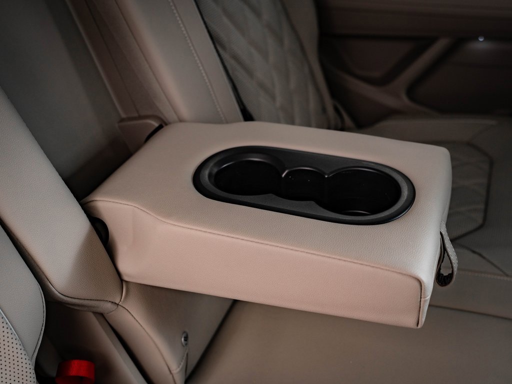 Used 2025 Volkswagen Atlas SEL Premium R-Line image 48