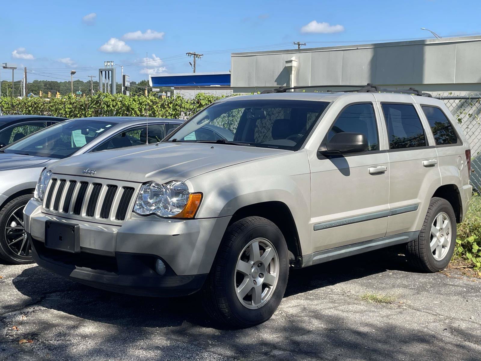 Used 2008 Jeep Grand Cherokee Laredo RWD image 2