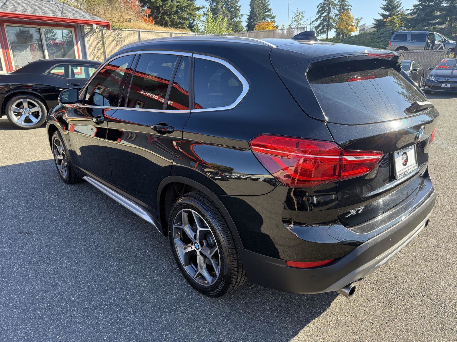 Used 2018 BMW X1 sDrive28i w/ Convenience Package image 11