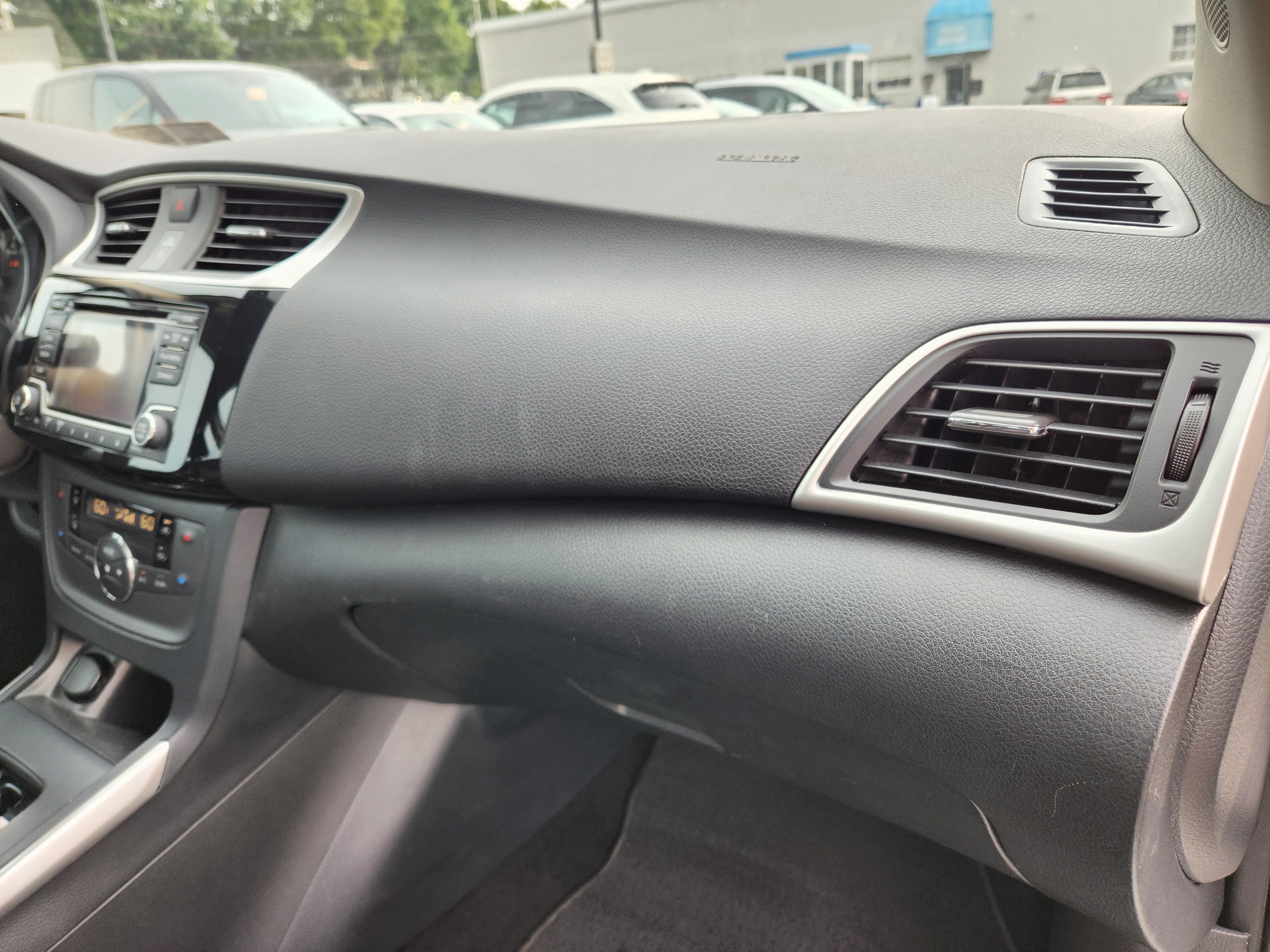Used 2018 Nissan Sentra SV FWD image 17