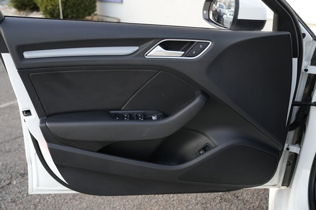 Used 2016 Audi A3 e-tron Premium Plus image 24