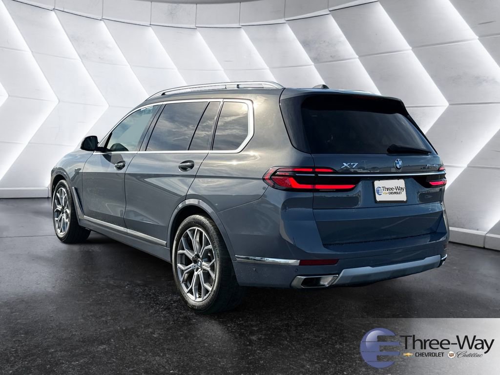 Used 2023 BMW X7 xDrive40i w/ Premium Package image 3