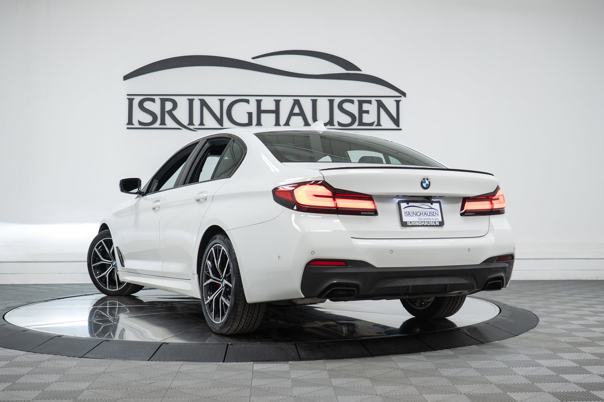 Used 2023 BMW 540i xDrive w/ M Sport Package image 28