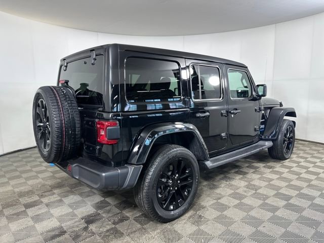 Used 2022 Jeep Wrangler Unlimited Sahara w/ Cold Weather Group image 3