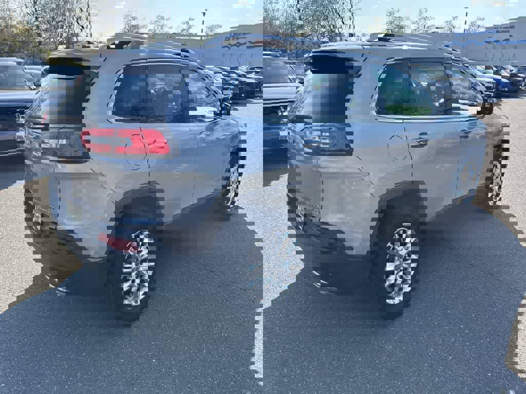 Used 2015 Jeep Cherokee Limited image 14