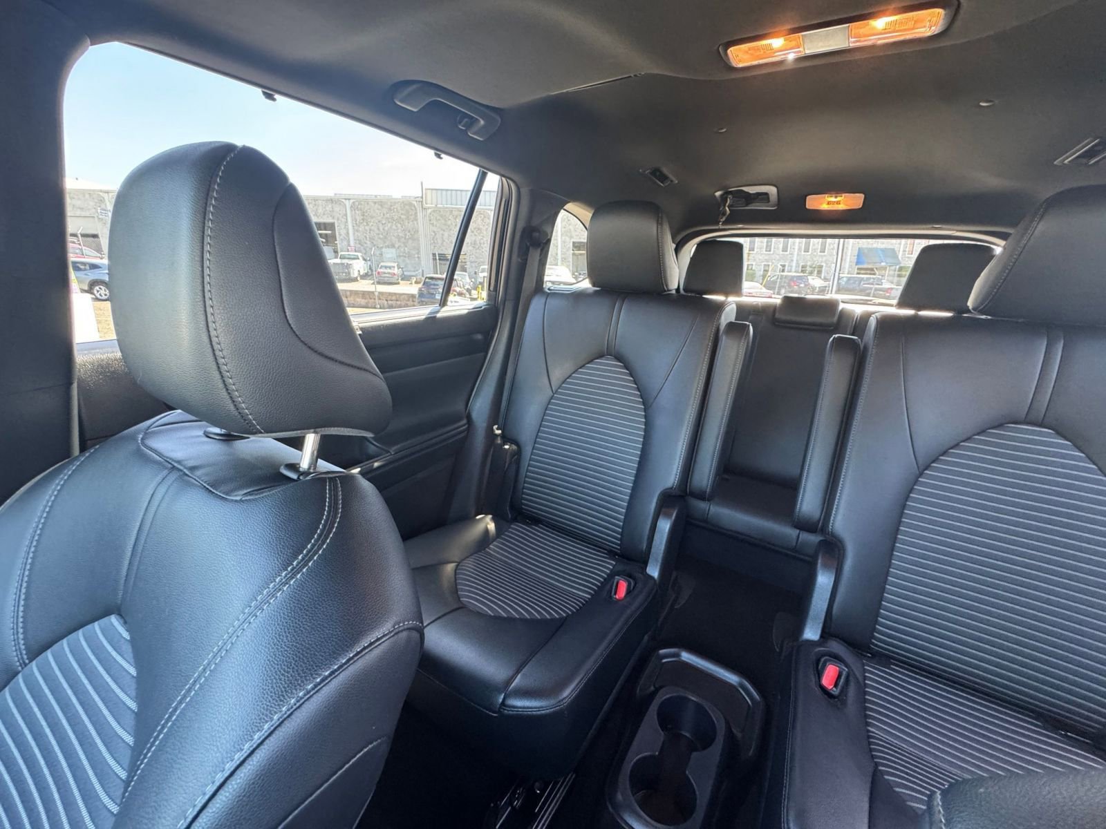 Used 2025 Toyota Highlander XSE AWD/4WD image 43