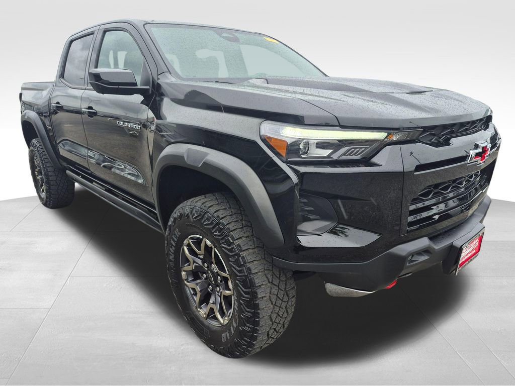 Used 2024 Chevrolet Colorado ZR2 w/ Technology Package AWD/4WD image 7