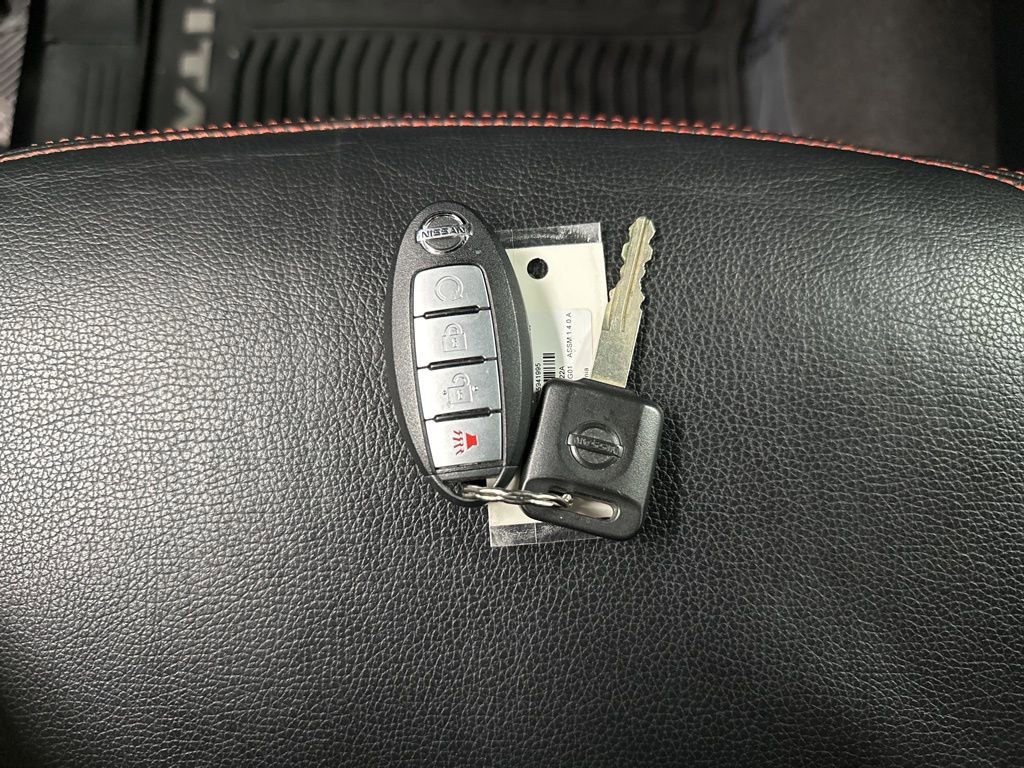 Used 2020 Nissan Titan PRO-4X w/ Pro-4x Convenience Package image 39