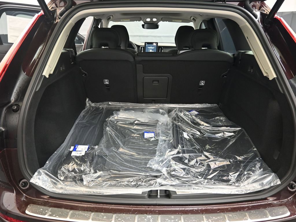 New 2026 Volvo XC60 B5 Plus w/ Protection Package Premier image 17