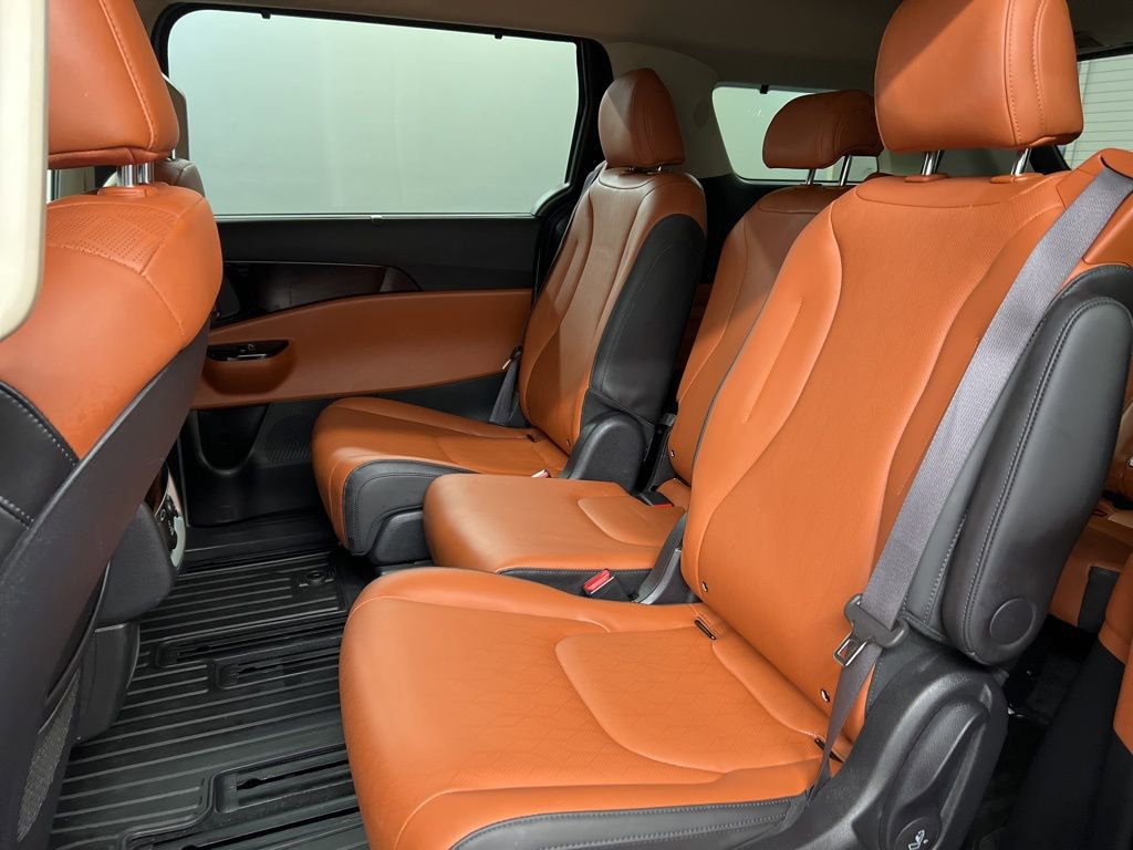 Used 2024 Kia Carnival SX image 32