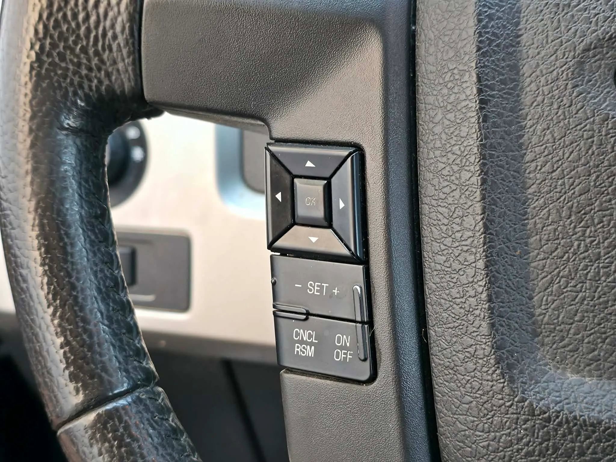 Used 2014 Ford F150 FX4 w/ Equipment Group 401A Mid AWD/4WD image 19