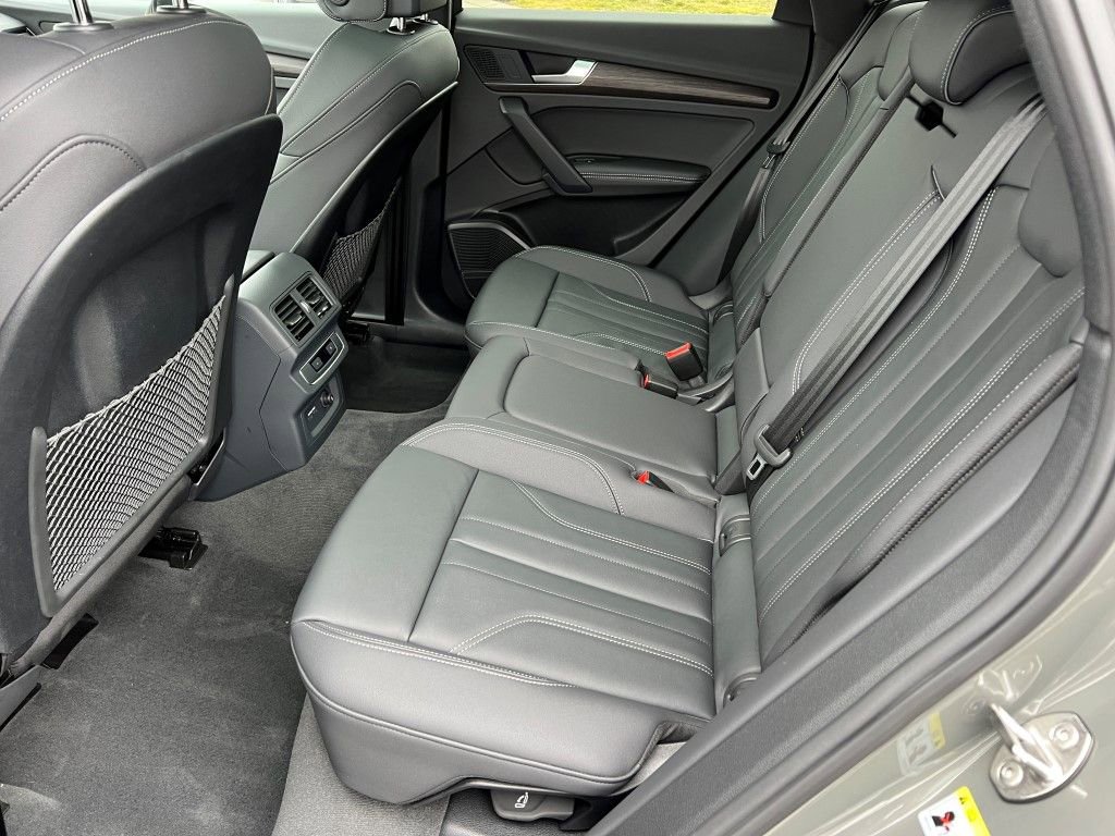 Certified 2025 Audi Q5 2.0T Premium Plus w/ Premium Plus Package image 19