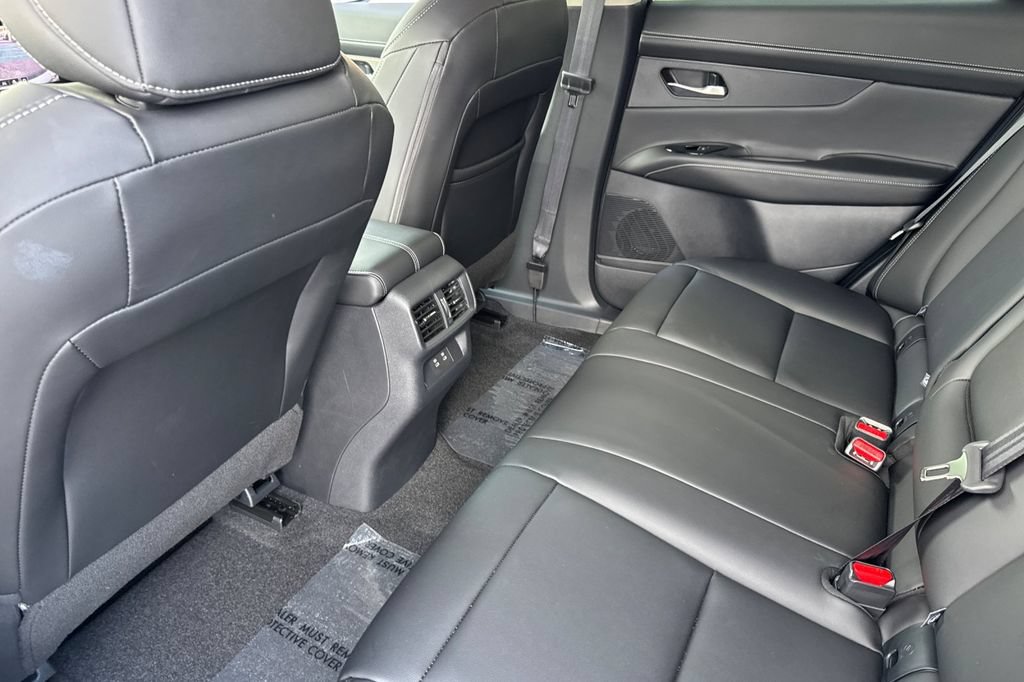 Certified 2025 Nissan Murano SL w/ Cargo Package AWD/4WD image 12