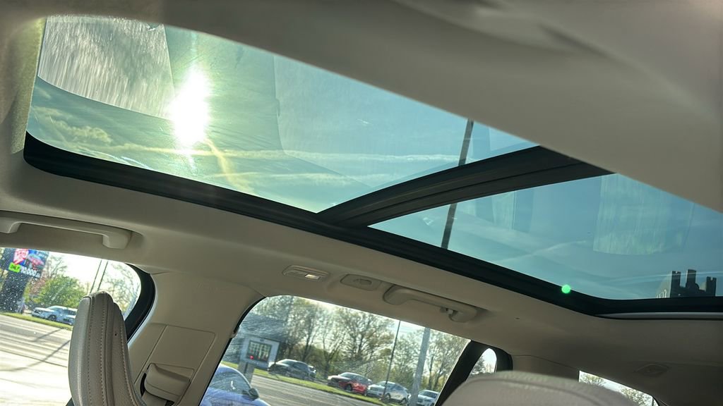 Used 2023 Volvo XC90 B6 Plus image 10