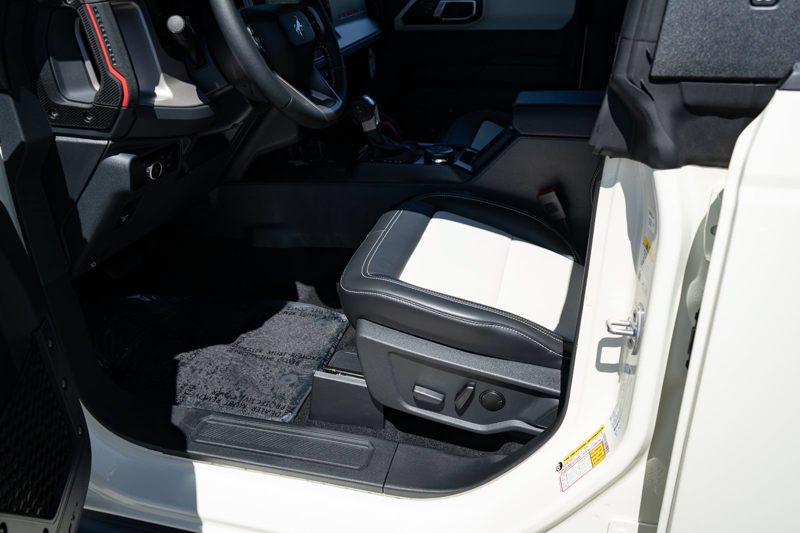 New 2026 Ford Bronco Outer Banks w/ Sasquatch Package AWD/4WD image 30