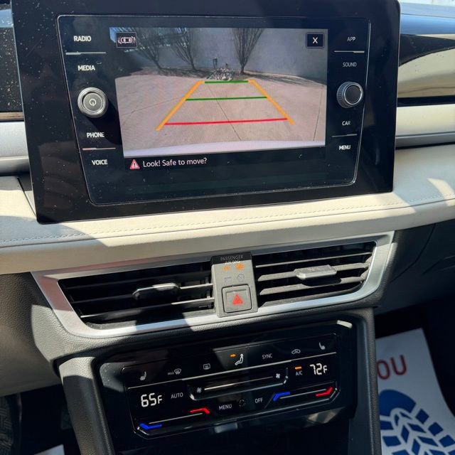 Used 2025 Volkswagen Taos SE AWD/4WD image 19