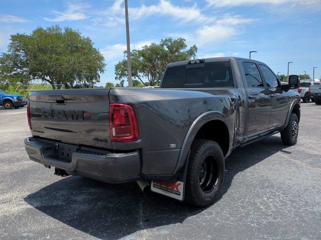 Used 2025 RAM 3500 Limited AWD/4WD image 6