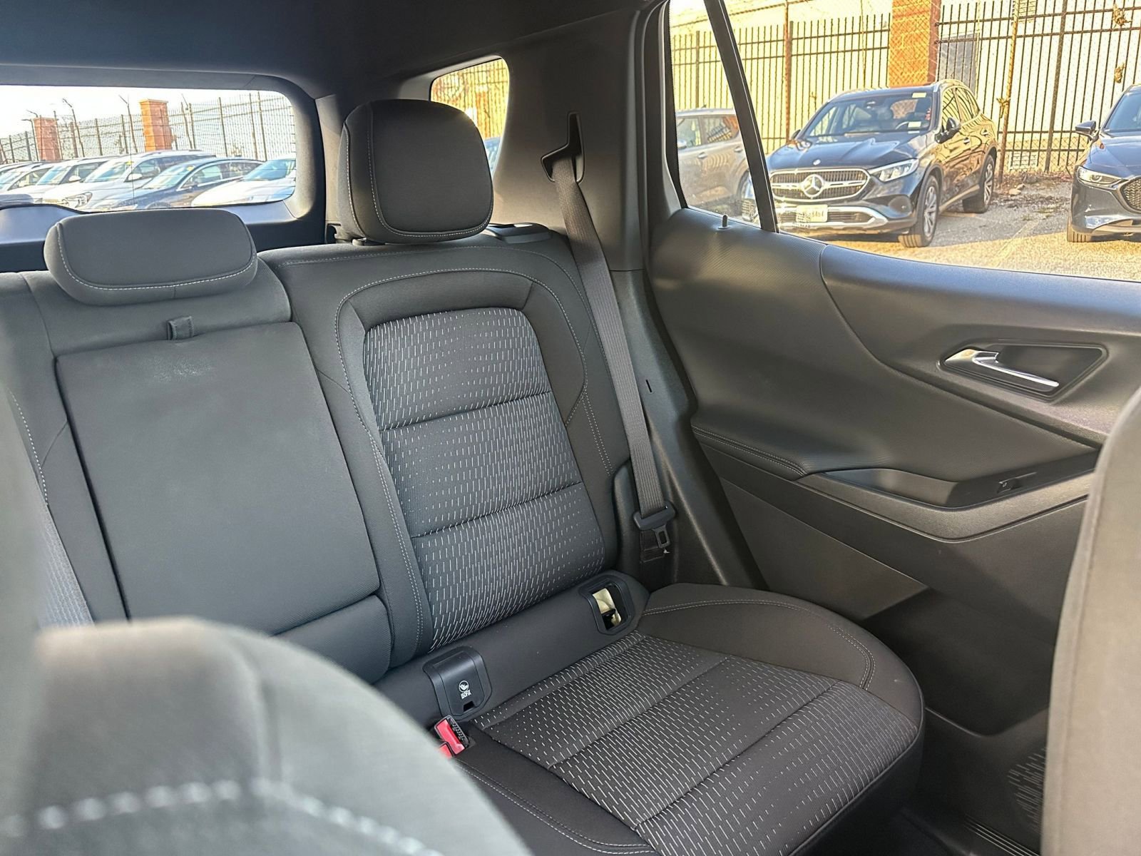 Used 2025 Chevrolet Equinox LT image 36