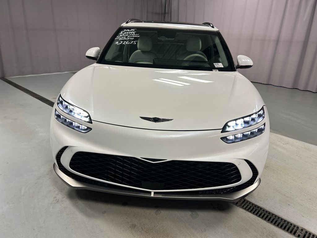 Used 2025 Genesis GV60 RWD image 2
