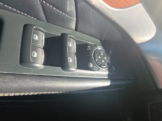 Used 2016 Ford Explorer Platinum AWD/4WD image 21