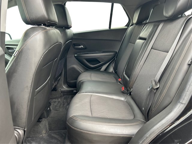 Used 2020 Chevrolet Trax LT w/ Sun & Sound Package image 11