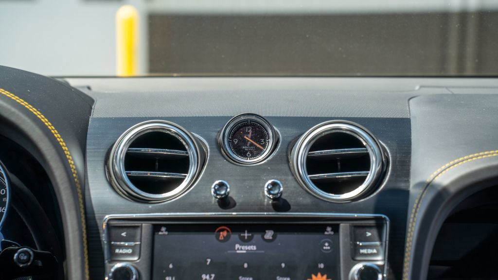 Used 2019 Bentley Bentayga image 55