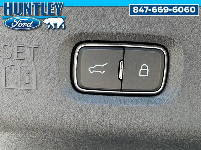 Used 2025 Ford Expedition Max Platinum w/ Stealth Appearance Package image 16