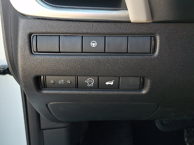 Used 2025 Nissan Rogue SV AWD/4WD image 24