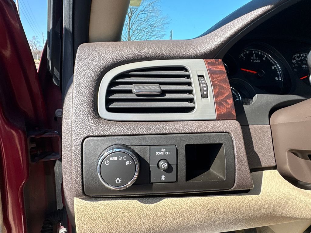 Used 2008 GMC Yukon Denali image 21