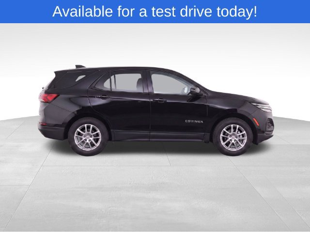 Used 2024 Chevrolet Equinox LS w/ LS Convenience Package FWD image 3
