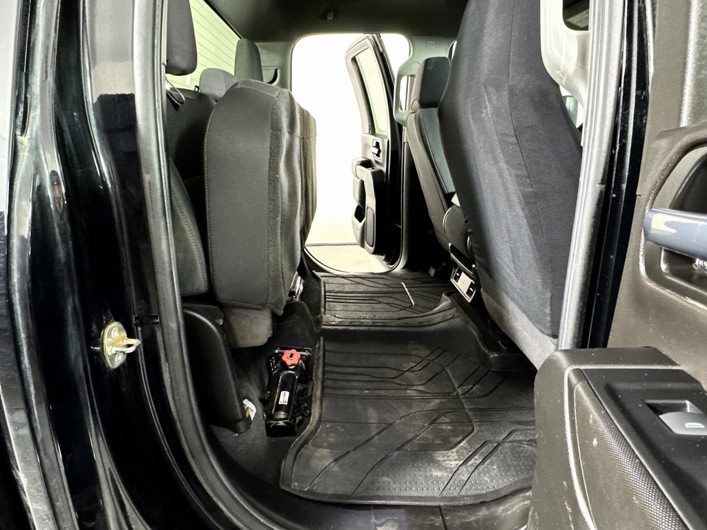 Used 2022 Chevrolet Silverado 2500 Custom w/ Custom Value Package image 27