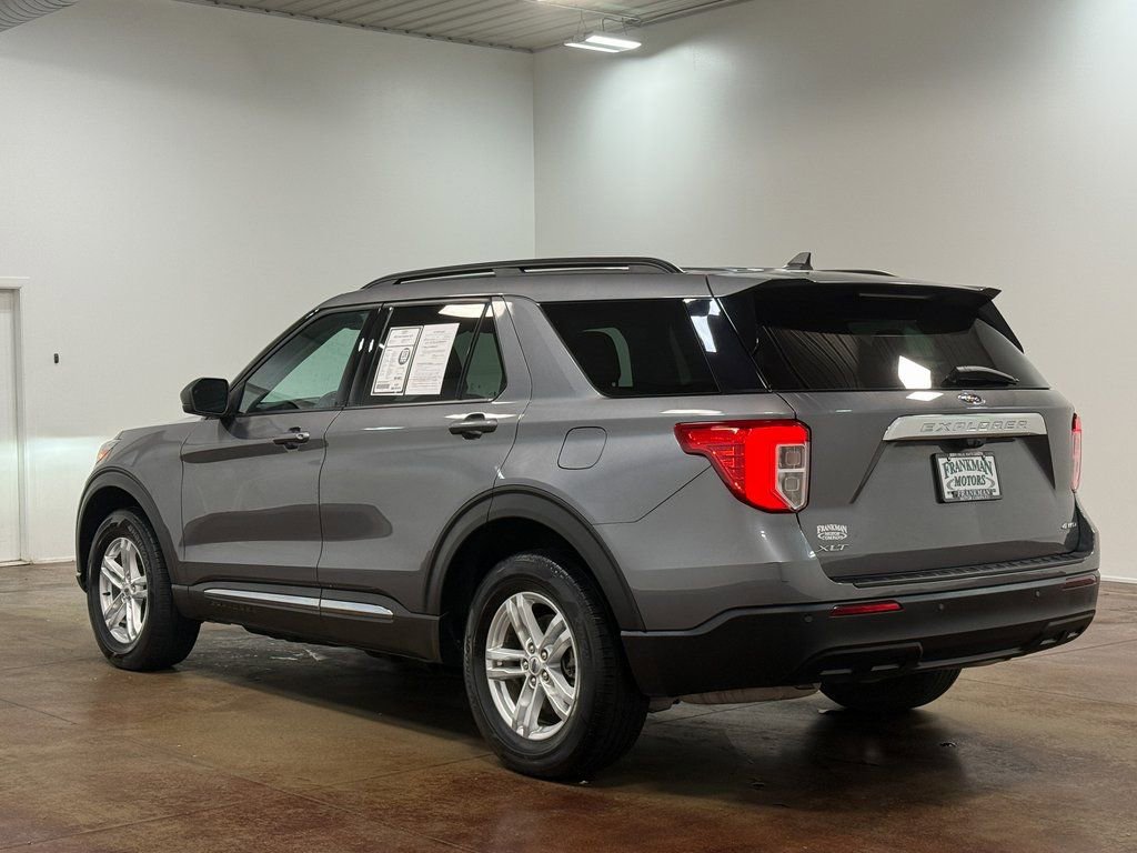 Used 2022 Ford Explorer XLT image 5