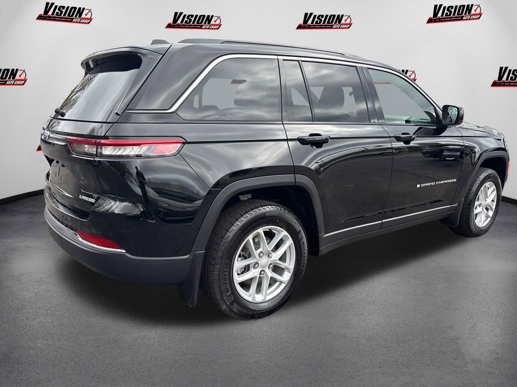 Used 2025 Jeep Grand Cherokee Laredo X w/ Luxury Tech Group I AWD/4WD image 5
