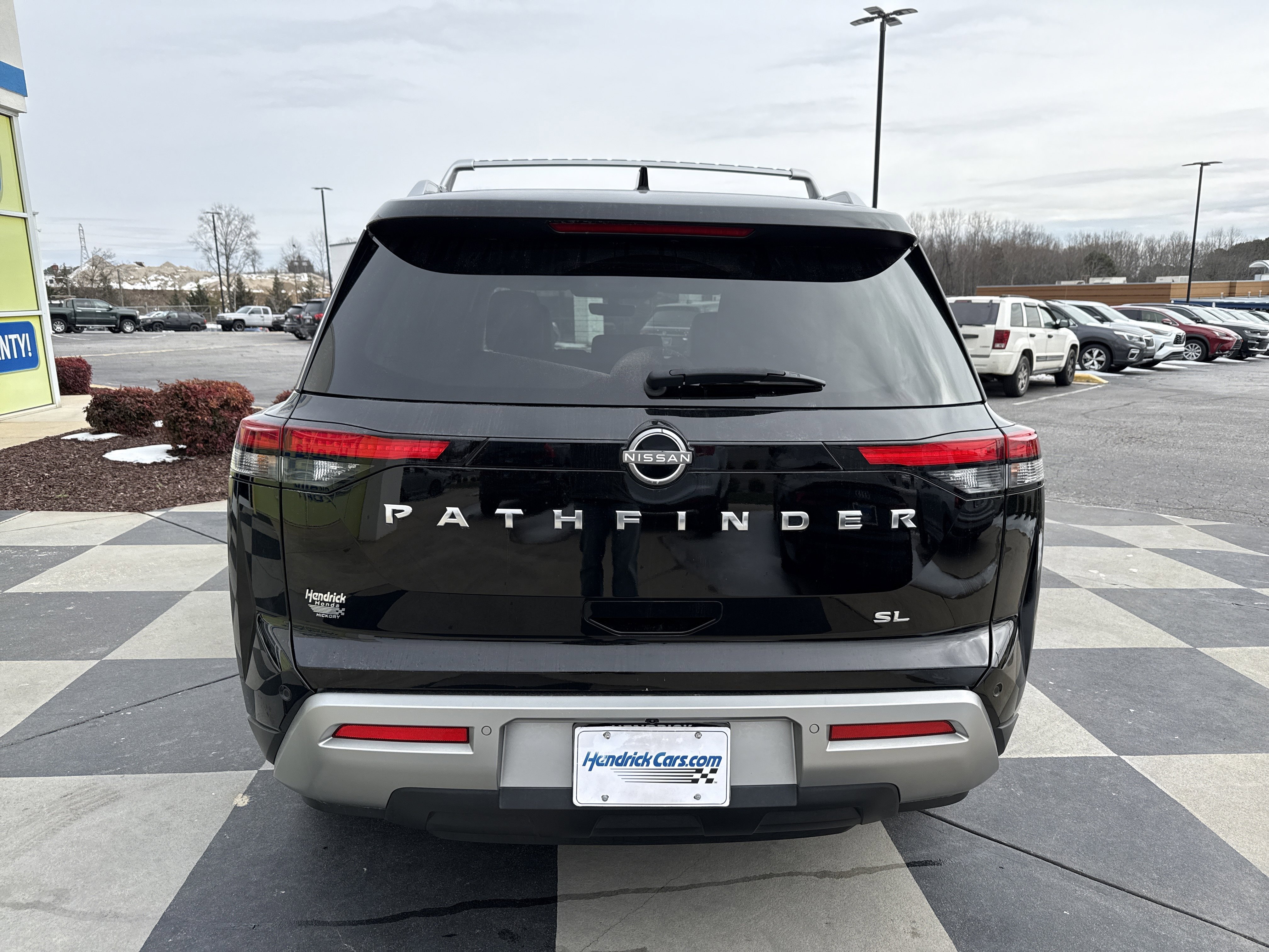 Used 2024 Nissan Pathfinder SL image 9