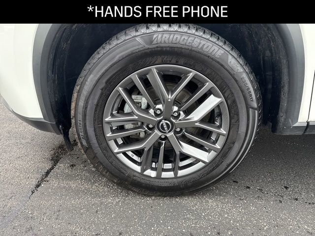 Used 2023 Nissan Rogue S AWD/4WD image 10